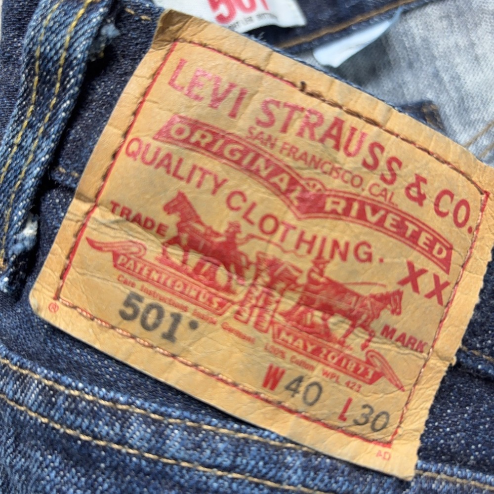 Levis 501 Jeans Mens 40X30 Blue Original Straight Button Fly Dark Faded Denim - Picture 7 of 16